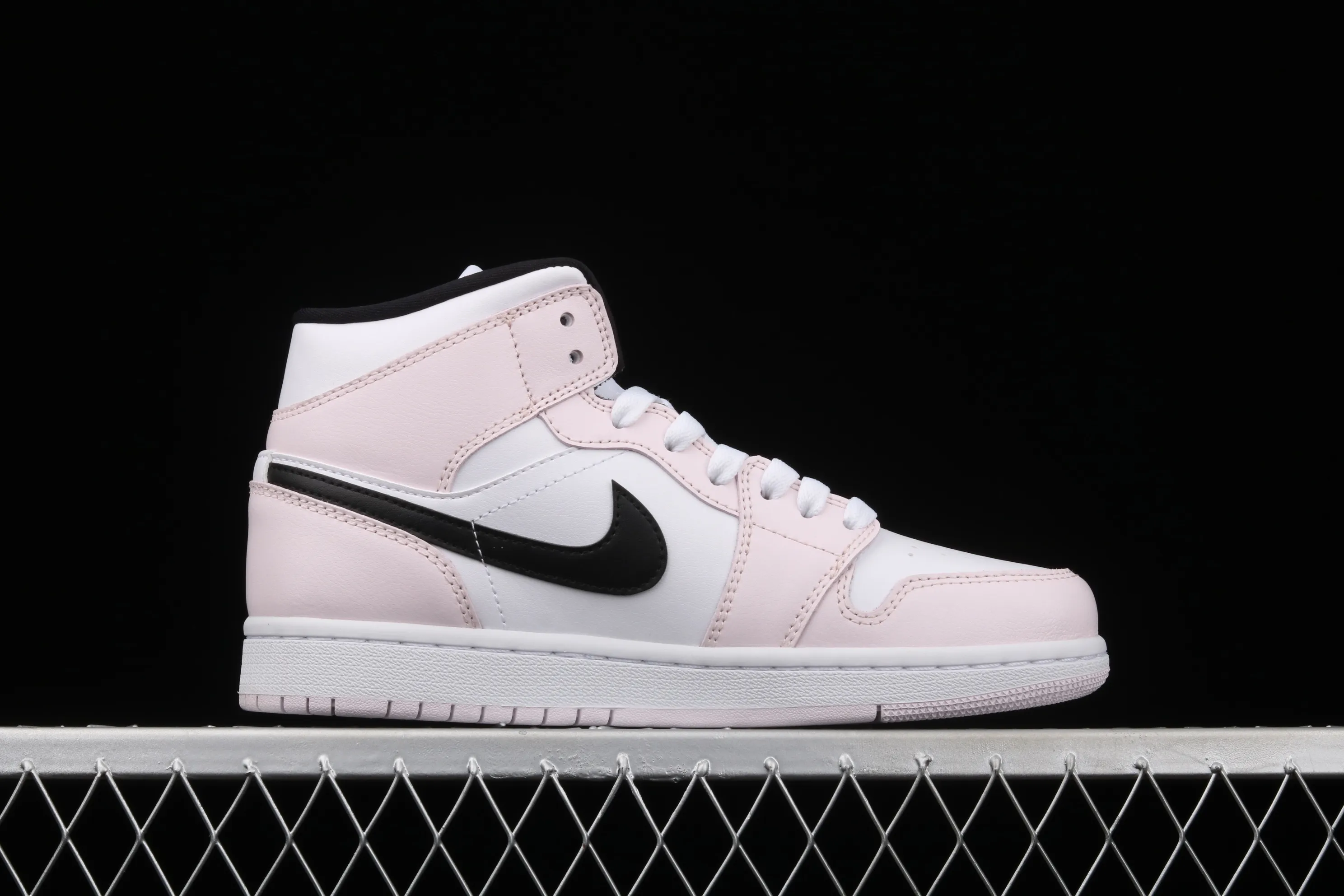 All categories Air Jordan Jordan series basketball shoes Air Jordan 1 Mid G version pure original Air Jordan 1 Mid AJ1 Joe 1 rose pink violet mid-top basketball shoes BQ6472-500